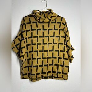 Carnaby  Mustard Sweater Geometric Print Pullover Short Sleeve Mock Neck Size M